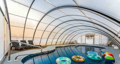 Enclosed Year-Round Heated IG Pool+Sauna+Hot Tub+Game Room+Theater