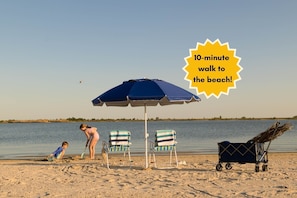 Una spiaggia nelle vicinanze
