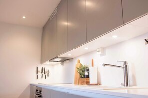 Kühlschrank, Ofen, Herdplatte, Geschirrspüler