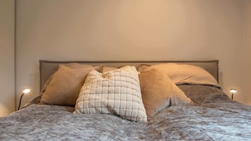 Escrivaninha, Wi-Fi, roupa de cama