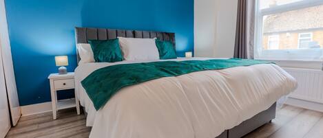 3 bedrooms, iron/ironing board, free WiFi, bed sheets