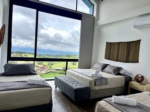 4 bedrooms, iron/ironing board, WiFi, bed sheets