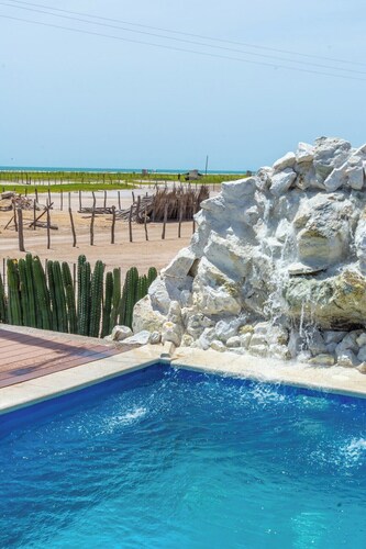 New Espectacular Villa Cabana en la playa