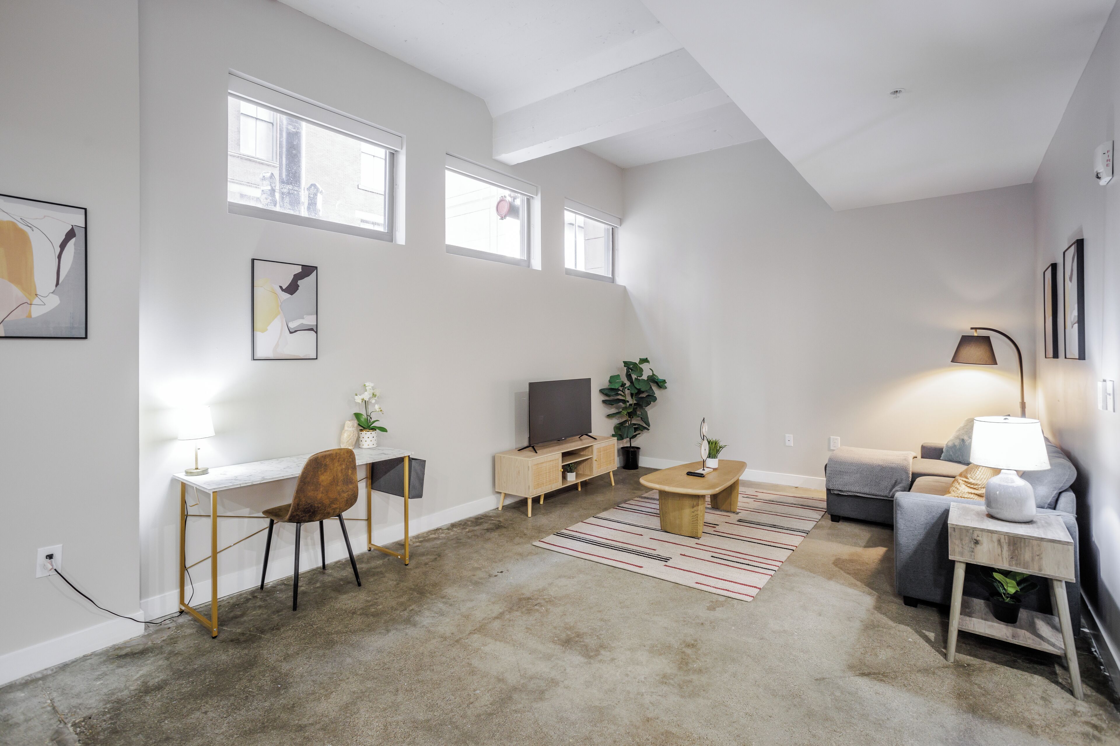 Bureau, espace de travail pour ordinateur portable