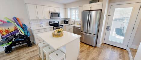 Townhouse, 2 kamar tidur | Dapur pribadi | Lemari es, oven, mesin pembuat kopi/teh, dan pemanggang roti