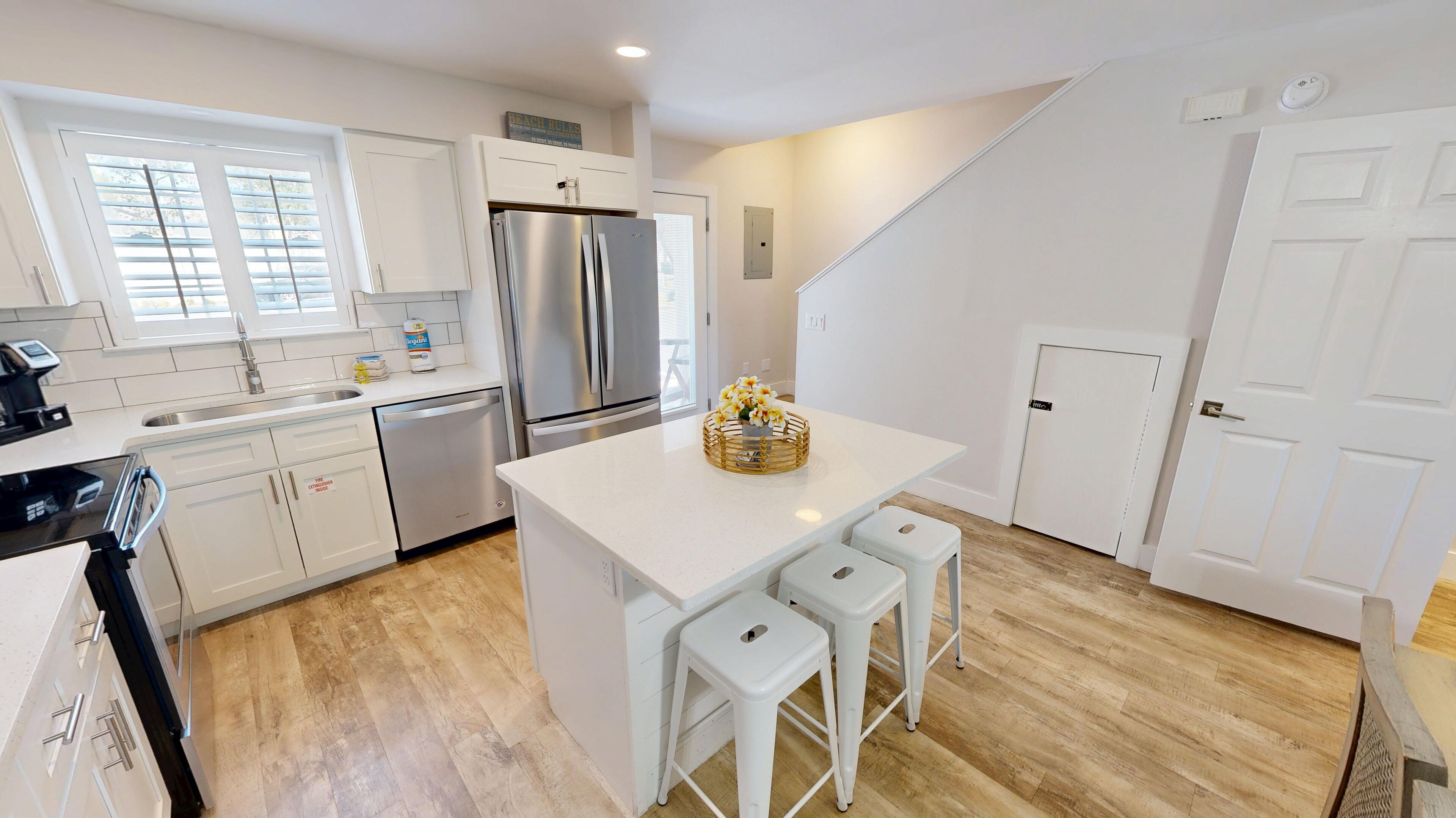 Townhome, 2 Bedrooms | Private kitchen | Fridge, oven, coffee/tea maker, toaster