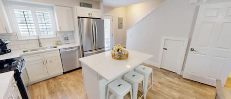 Townhome, 2 Bedrooms | Private kitchen
