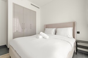 1 bedroom, Internet - Modern 1BR in The Crest With Pool and gym (Dubai)