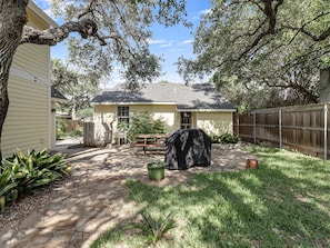 House, 1 Bedroom | Outdoor dining
