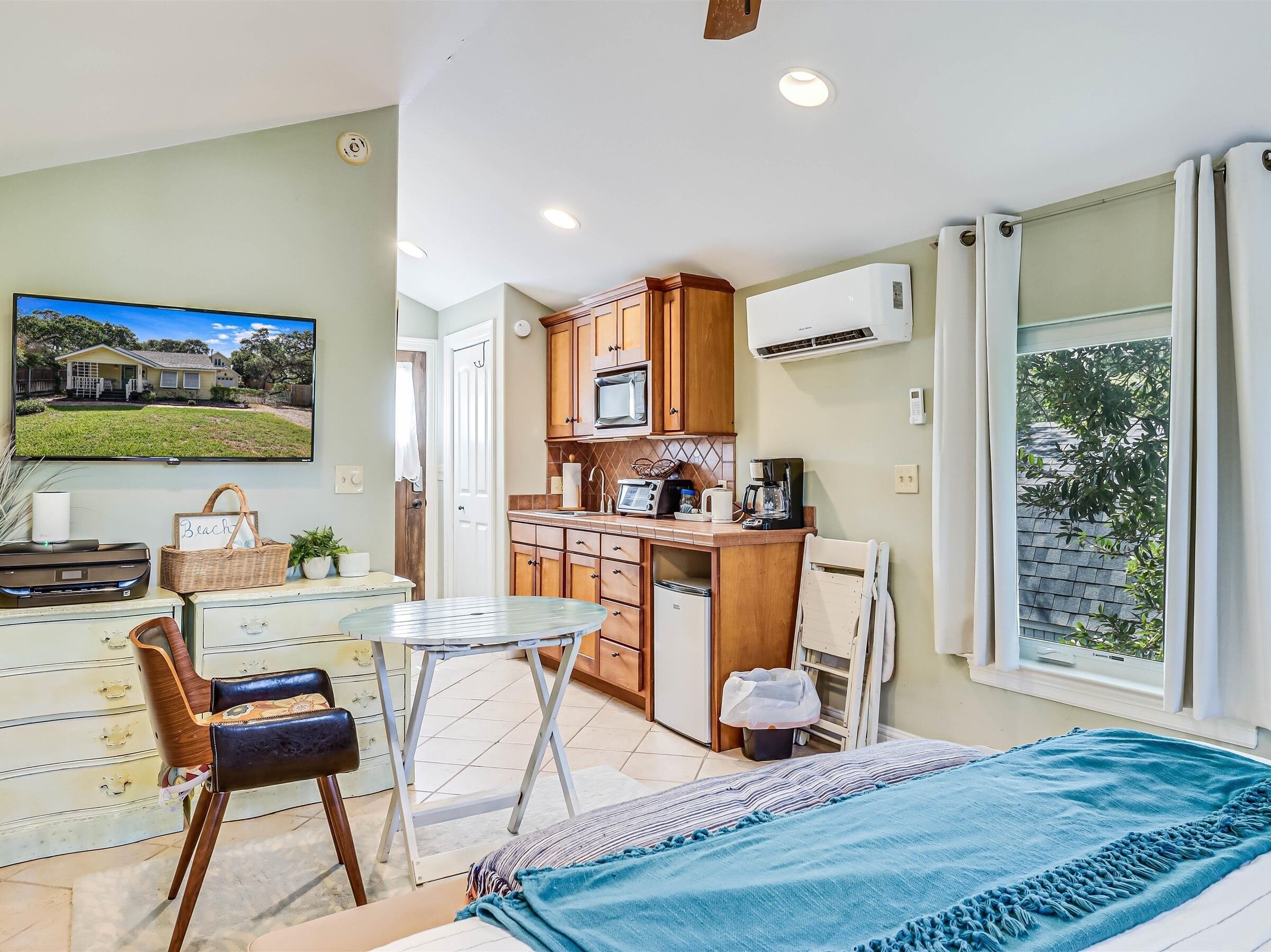 1 bedroom, iron/ironing board, free WiFi