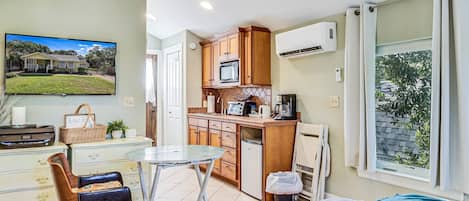 1 bedroom, iron/ironing board, free WiFi