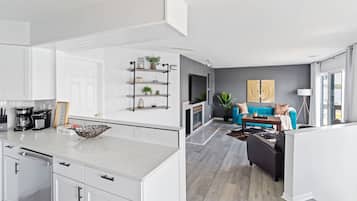 House | 5 bedrooms, Internet
