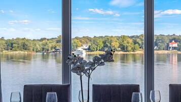 House | 5 bedrooms, Internet