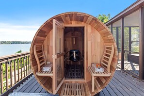 House | 5 bedrooms, Internet - Renovated River Home Hot Tub Sauna Game Room (Jeffersonville)