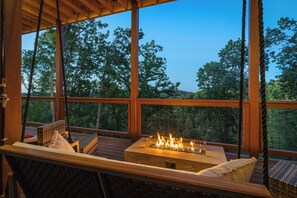 Property grounds - Romantic Luxury Cabin w/ Private Pool Hot Tub & Fire Pit Swing and Pool Table (Sevierville)