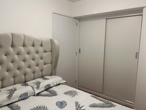 3 Schlafzimmer, Bügeleisen/Bügelbrett, kostenloses WLAN, Bettwäsche