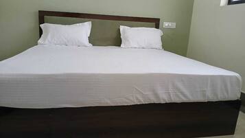 Kamar Deluks | Tempat tidur lipat/tambahan, Wi-Fi gratis, dan seprai linen