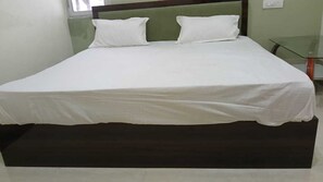 Deluxe-huone | Lisävuoteet, ilmainen Wi-Fi, vuodevaatteet