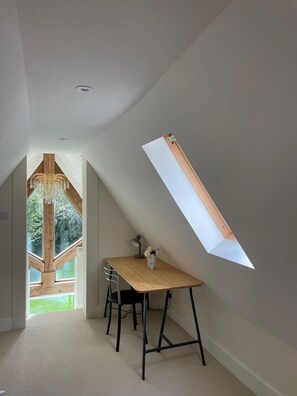 Familie appartement, patio, uitzicht op tuin | Woonruimte