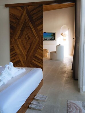 1 bedroom, desk, WiFi, bed sheets