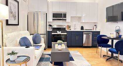 Downtown 1BR Apt, Queen+Sofa bed, Walk to Convention Center