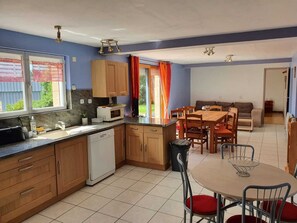 Dining - 10 minutes from the beach! Ideal apartment for families (Pléneuf-Val-André)