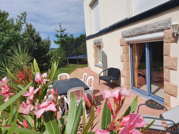 Outdoor dining - 10 minutes from the beach! Ideal apartment for families (Pléneuf-Val-André)
