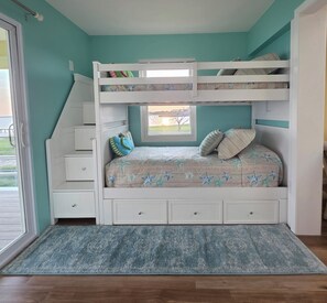 1 bedroom, free WiFi, bed sheets - San Leon, Galv Bay- 300' Private Pier w/ Green Fishing Lights! Immaculate home!
 (San Leon)