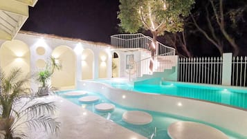 Seasonal outdoor pool