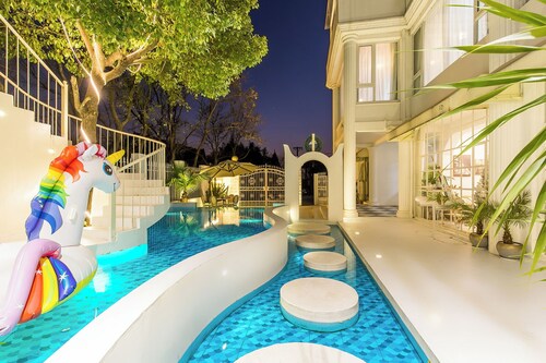 Shanghai Ruochu Designer Guesthouse-Near Shanghai Pudong Airport & Disneyland