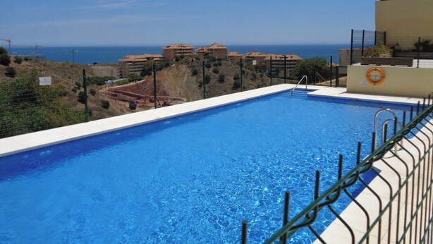 Unclassified image, 1 of 30, button - 3 Bed Apartment Sleeps 5 - 2 Pools - Smart Tv (Fuengirola)