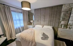 3 bedrooms, free WiFi, bed sheets - London Polytechnic Apartment With 3 Bedrooms (London)