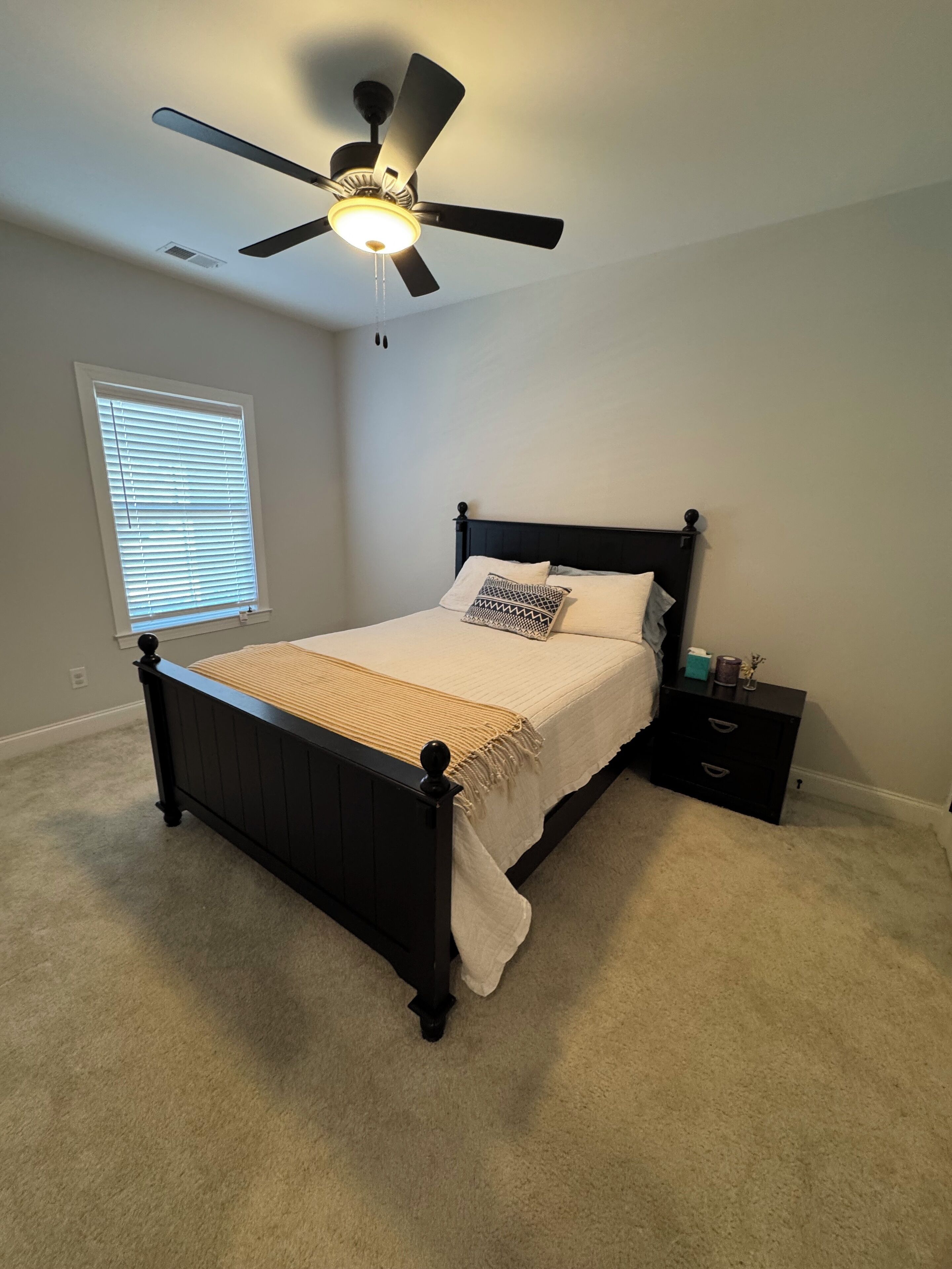 2 多间卧室、WiFi、床单