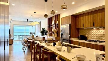 Fridge, microwave, oven, stovetop