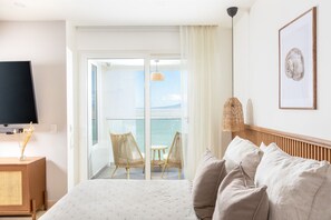 Iron/ironing board, travel crib, WiFi, bed sheets