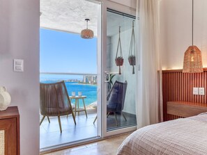 Iron/ironing board, travel cot, WiFi, bed sheets