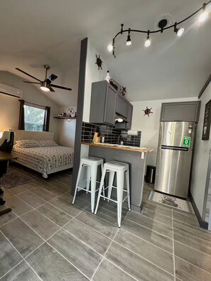 1 bedroom, desk, iron/ironing board, free WiFi
