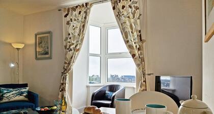 Green Hill ground floor Family Apartment