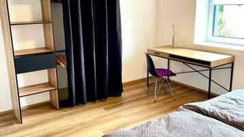 Iron/ironing board, WiFi, bed sheets