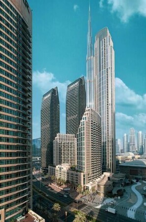 Modern Elegance 4BR with Pool & Gym | Balcony view