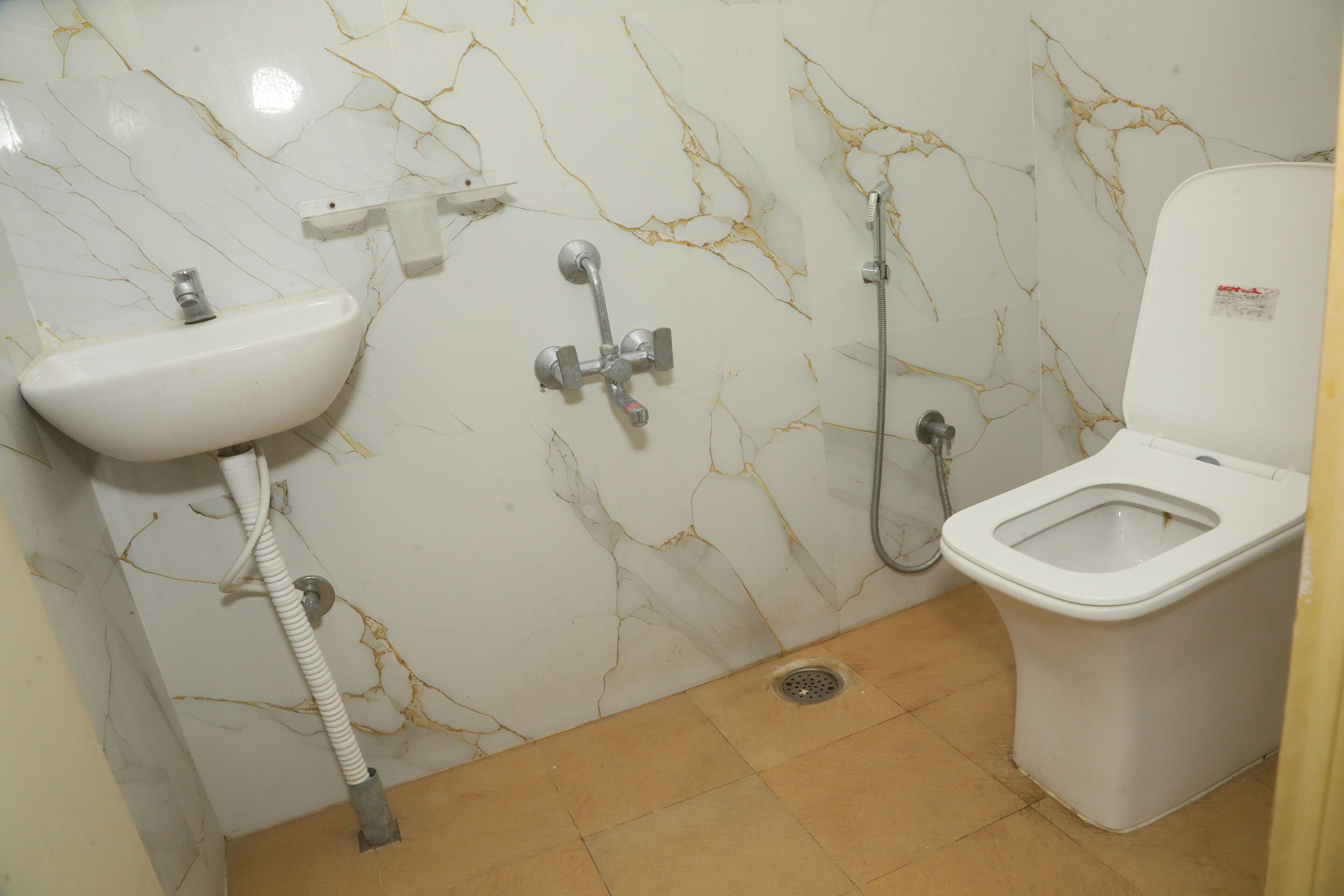 Family Room, City View | Bathroom | Shower, towels, soap, shampoo