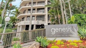Exterior - Stylish 3BRM Haven in Surfers Paradise (Surfers Paradise)