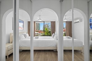 Departamento, balcón, vista a la ciudad | Tabla de planchar con plancha y wifi gratis 