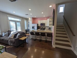 Family Condo, 2 Bedrooms, Non Smoking, Kitchen | Living area - 3203 Long BLVD (Nashville)