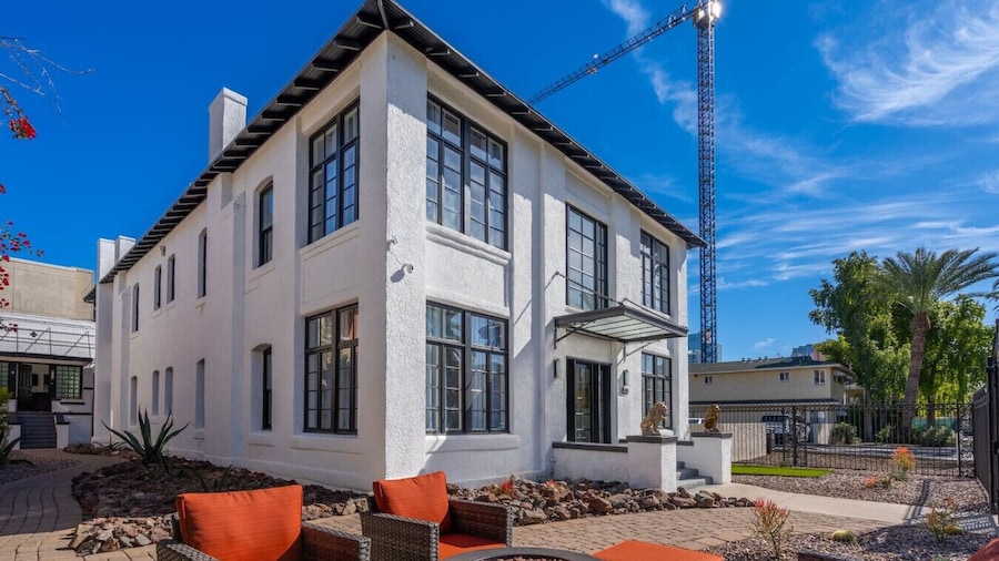 The Phoenix Modern Apt