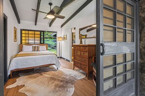 4 bedrooms, desk, iron/ironing board, free WiFi - Lovely 4-bedroom 3-bath house in Kailua-Kona Hawaii. (Kailua-Kona)