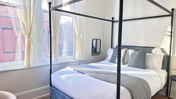 1 bedroom, iron/ironing board, bed sheets