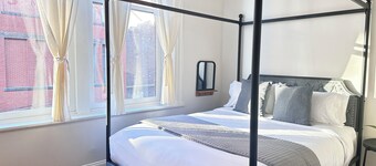 Modern Suite, Sleeps 4 ,Near Brown & Hospitals & PPAC