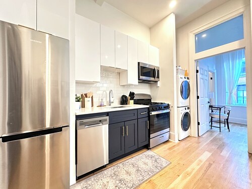 Downtown 1BR Apt w/kitchen, Near Convention Center & PPAC