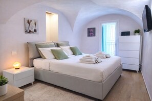 Unclassified image, 3 of 16, button - Sea & Valley View ★★★★★ | Renovated Apartment in Perinaldo – Perfect for Couples (Perinaldo)